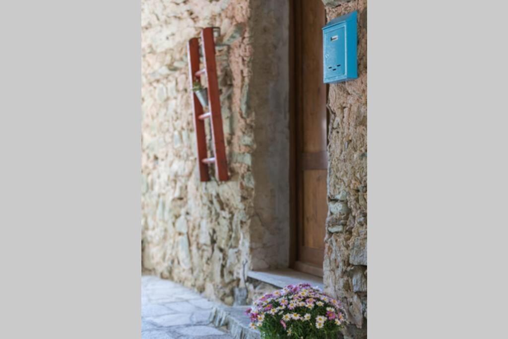 فيلا La Casa Di Sandra A نولي المظهر الخارجي الصورة